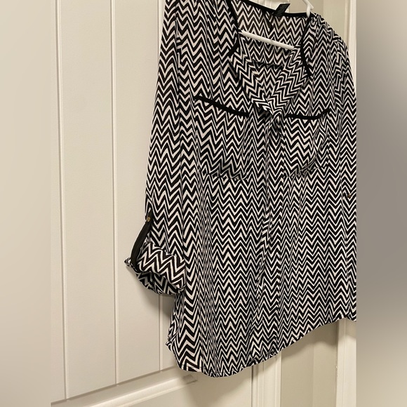 Chevron Top - Picture 2 of 2